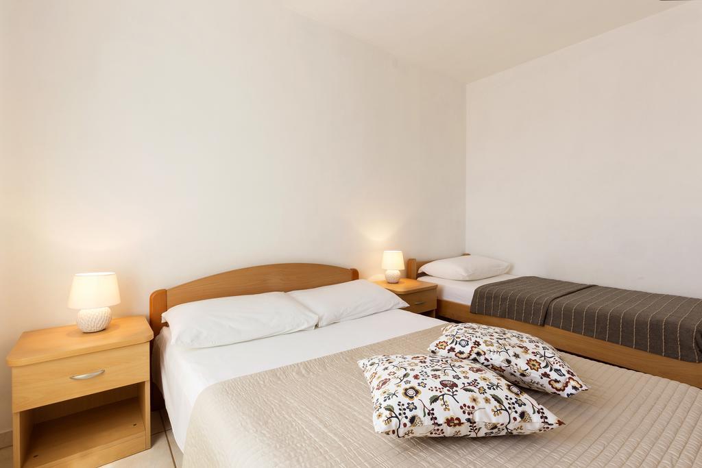 Apartments Renata Pinezici  Ngoại thất bức ảnh